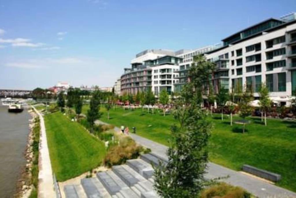 Stylish Getaway In Prime Bratislava Location - By The Danube And Old Town 아파트 외부 사진